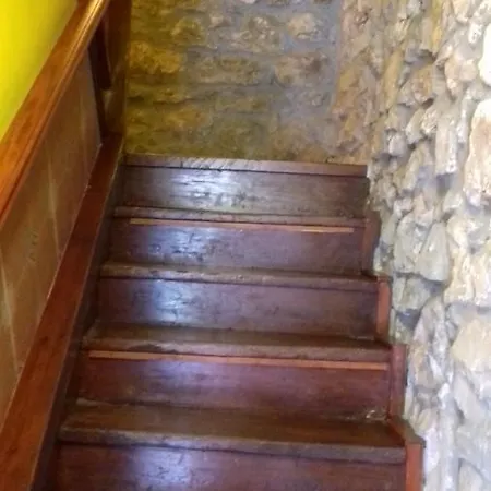Vandrerhjem La Pumarada Restaurante *