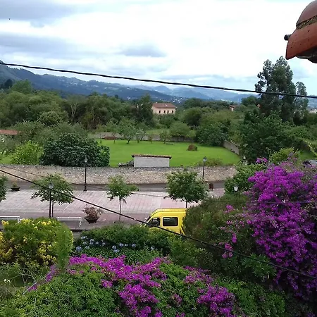 Vandrerhjem La Pumarada Restaurante