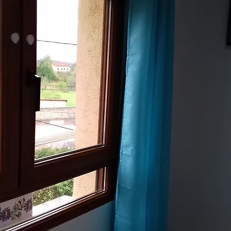 Vandrerhjem La Pumarada Restaurante *