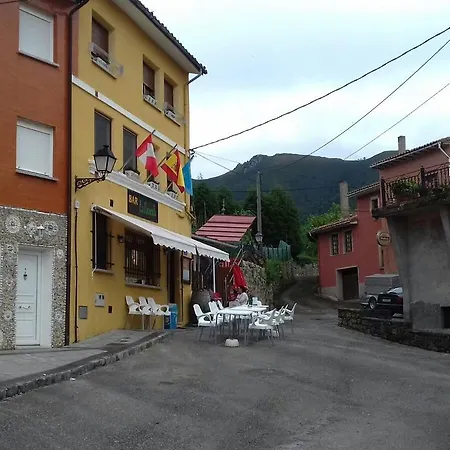 La Pumarada Restaurante Hostal *