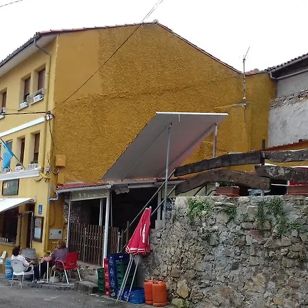 Vandrerhjem La Pumarada Restaurante